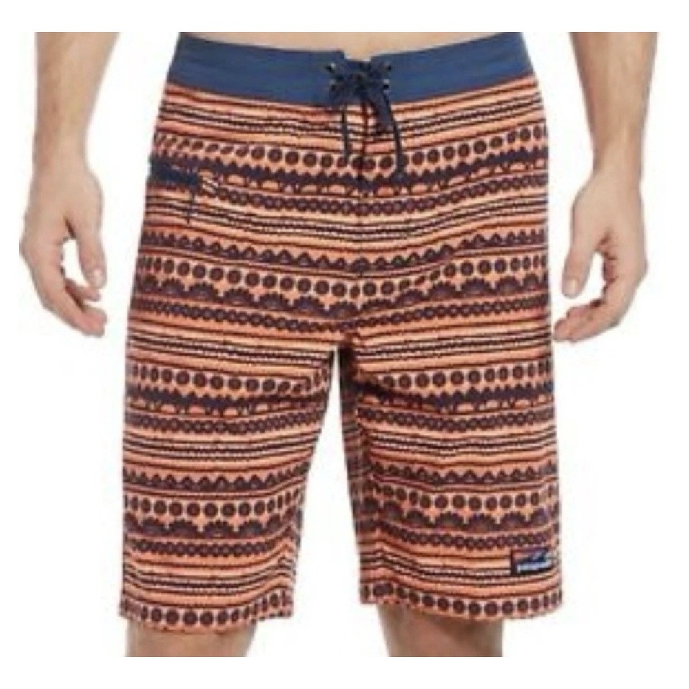 Patagonia men's Aztec board shorts size 32